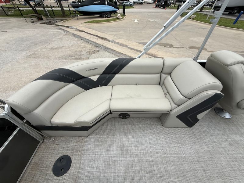 Boat Image 17
