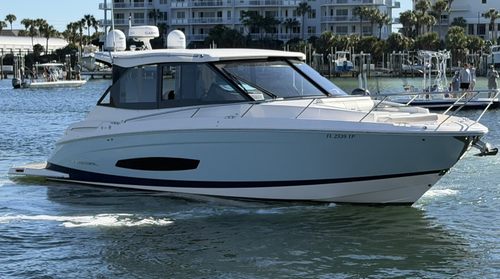 2021 Regal 36 Grande Coupe