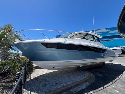 2026 Tiara Yachts 39 LE