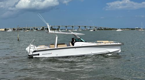 2026 Axopar 29 Sun Top