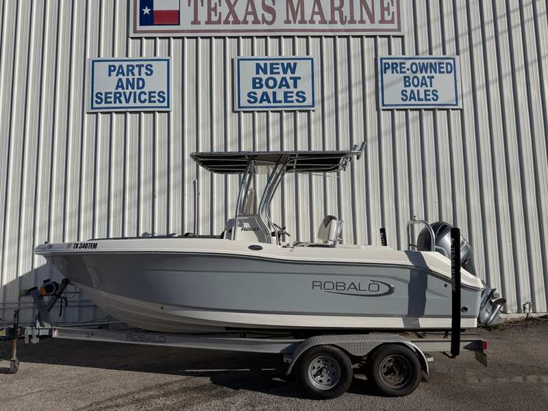 2019 Robalo 200 CC