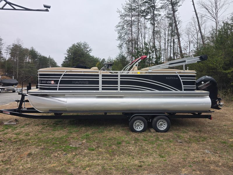 2015 Harris Solstice 220