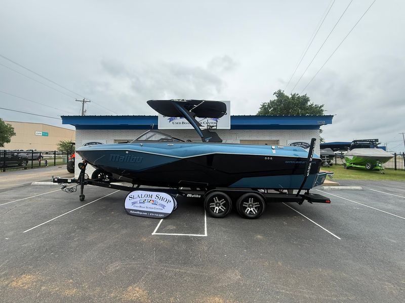 2023 Malibu Wakesetter 25 LSV