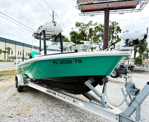 2022 Everglades 243 CC