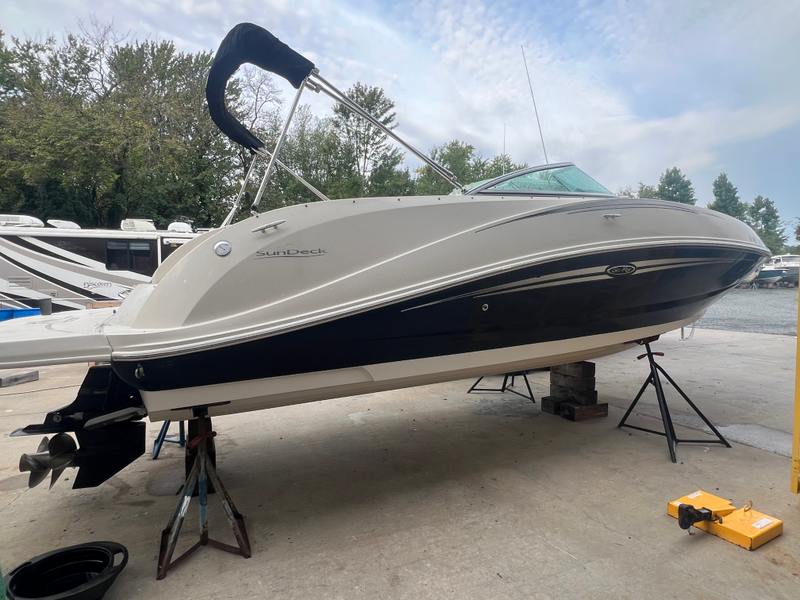 2008 Sea Ray Sundeck 260