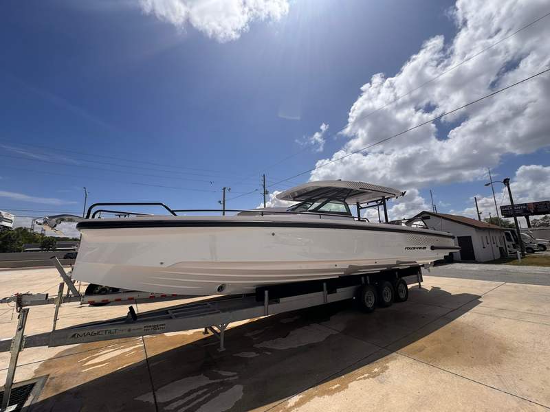 2026 Axopar 37 Sun Top