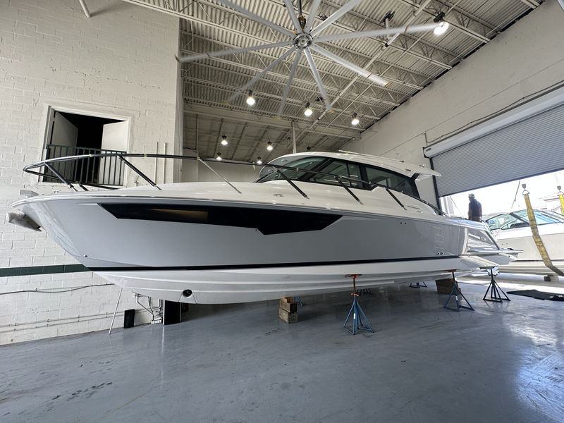 2026 Tiara Yachts 43 LE