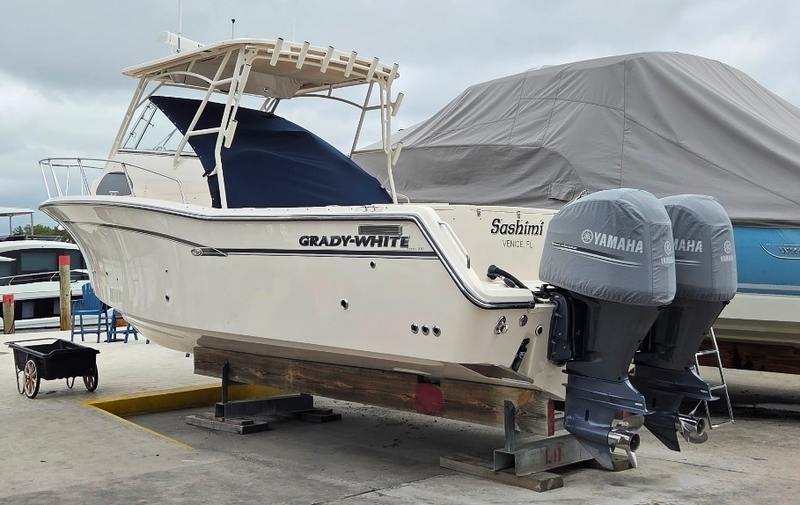 2019 Grady white Marlin 300