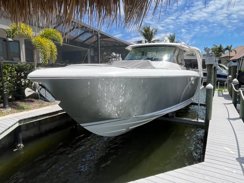 2023 Tiara Yachts 48 LS