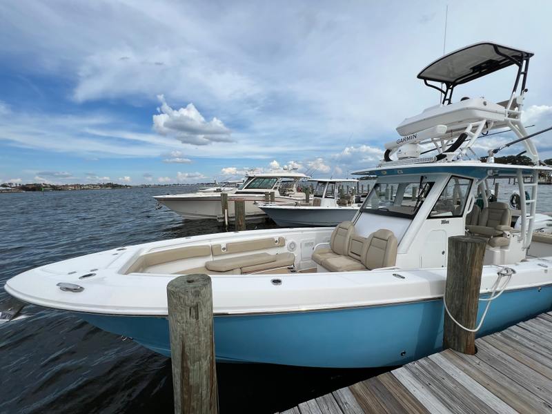 2019 Everglades 355 CC